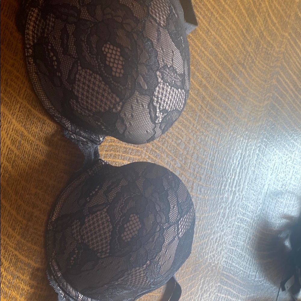 Elegant Black Lace Bra 38C